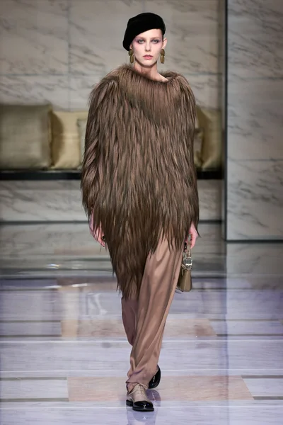 Look 12